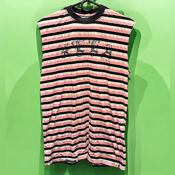 Striped OVERSIZED Sleeveless Top with Graphic XL - Picture 1 of 3